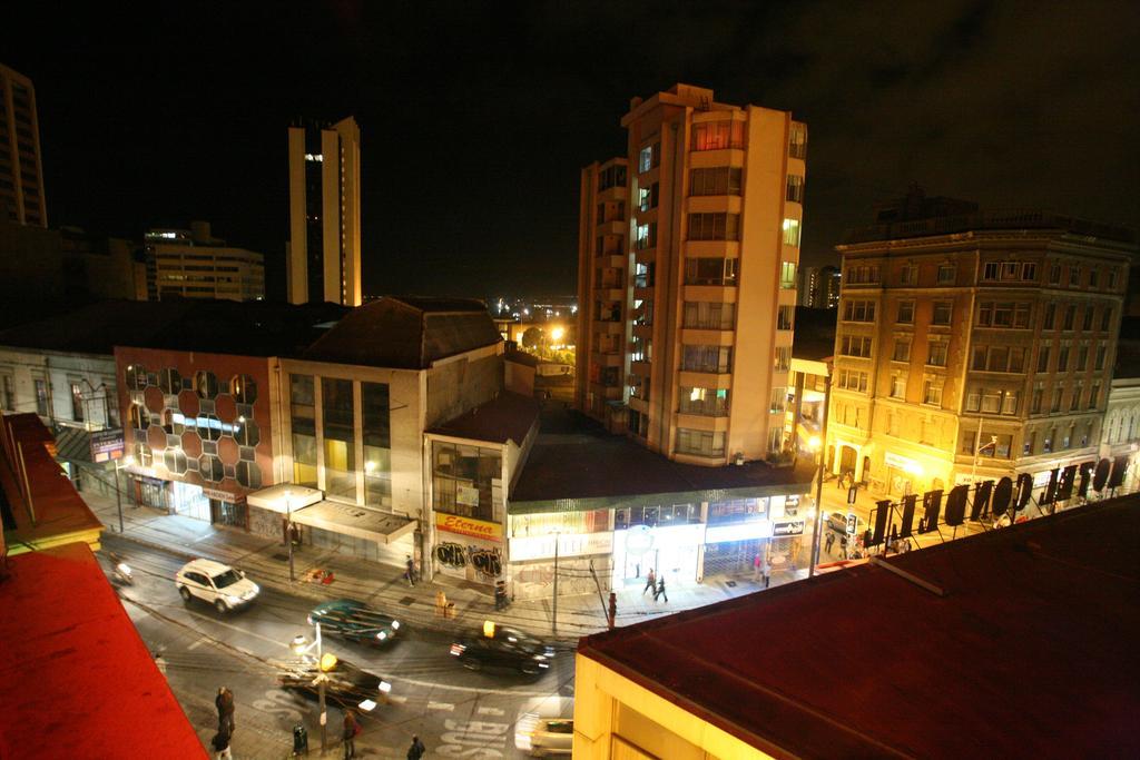 Hotel Puerta De Alcala ヴァルパライソ エクステリア 写真