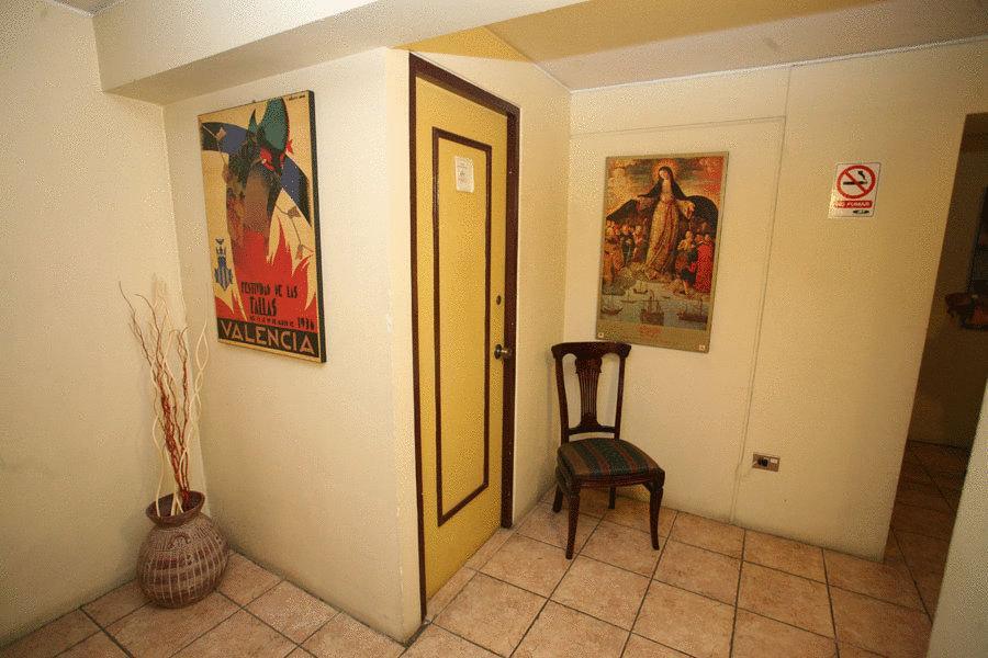 Hotel Puerta De Alcala ヴァルパライソ エクステリア 写真